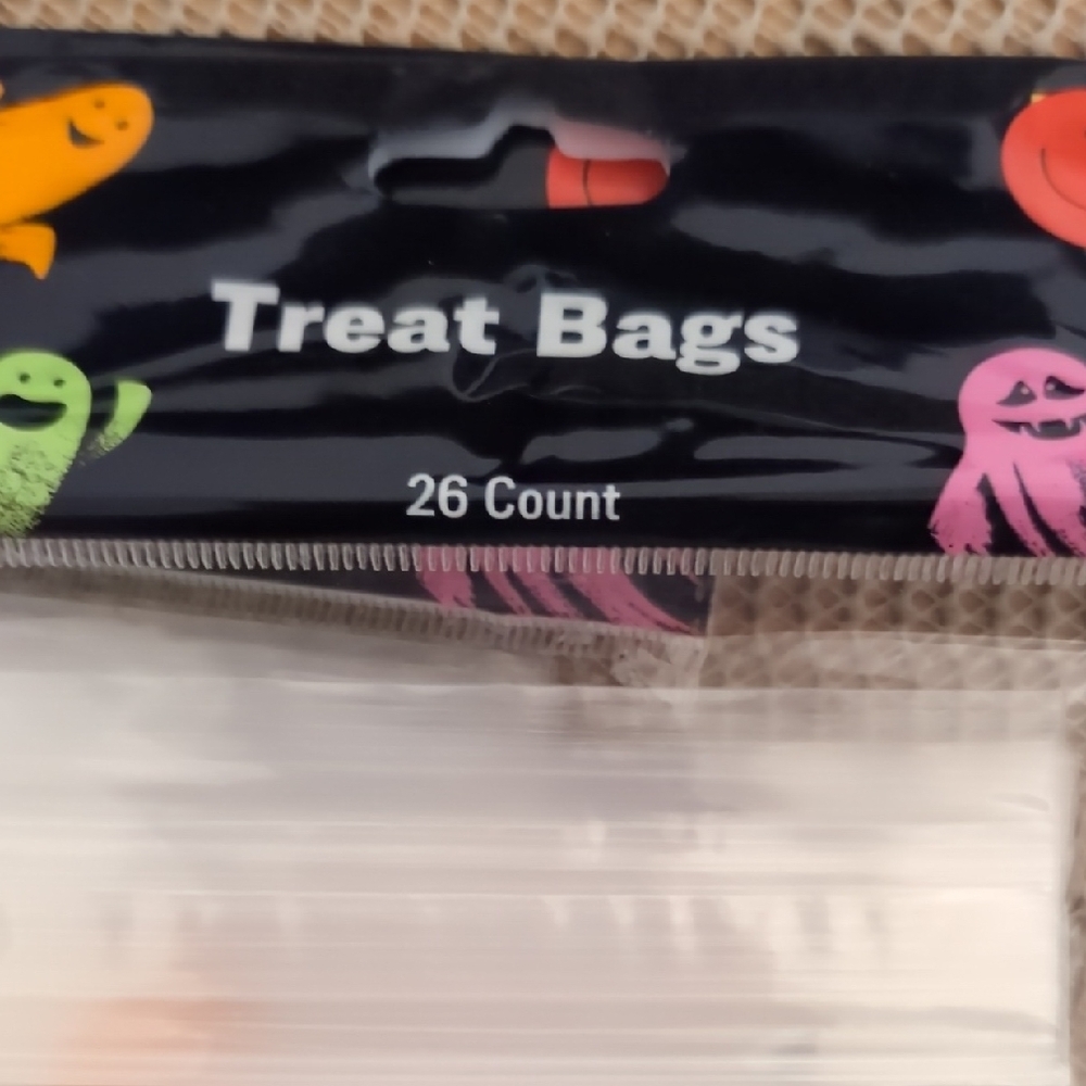 Pick 1 Halloween Treat Bags 26 Count New - Picture 3 of 3